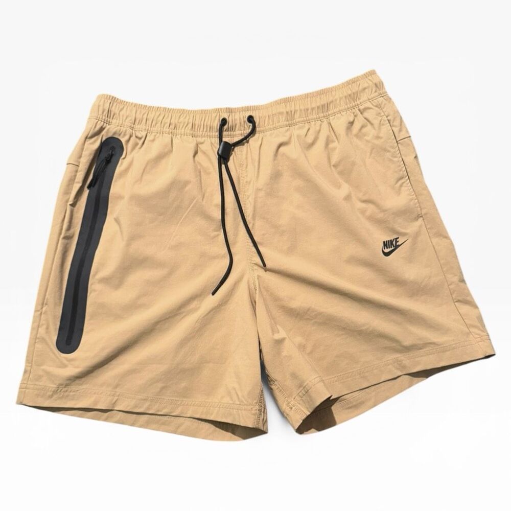 Nike Tech Woven Beige Tan Black Shorts Zip Pockets HQ0470-297 Mens size XL New